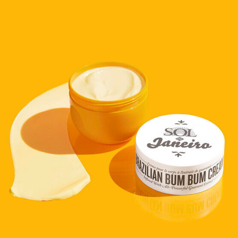 Kit Sol de Janeiro Bum Bum Jet Set, Creme Corporal Brazilian Bum Bum Cream, Sabonete Líquido para Banho Brazilian 4 Play, Mist Perfumado para o Corpo Brazilian Crush Cheirora '62, Creme Corporal Sol de Janeiro Brazilian Bum Bum Cream.